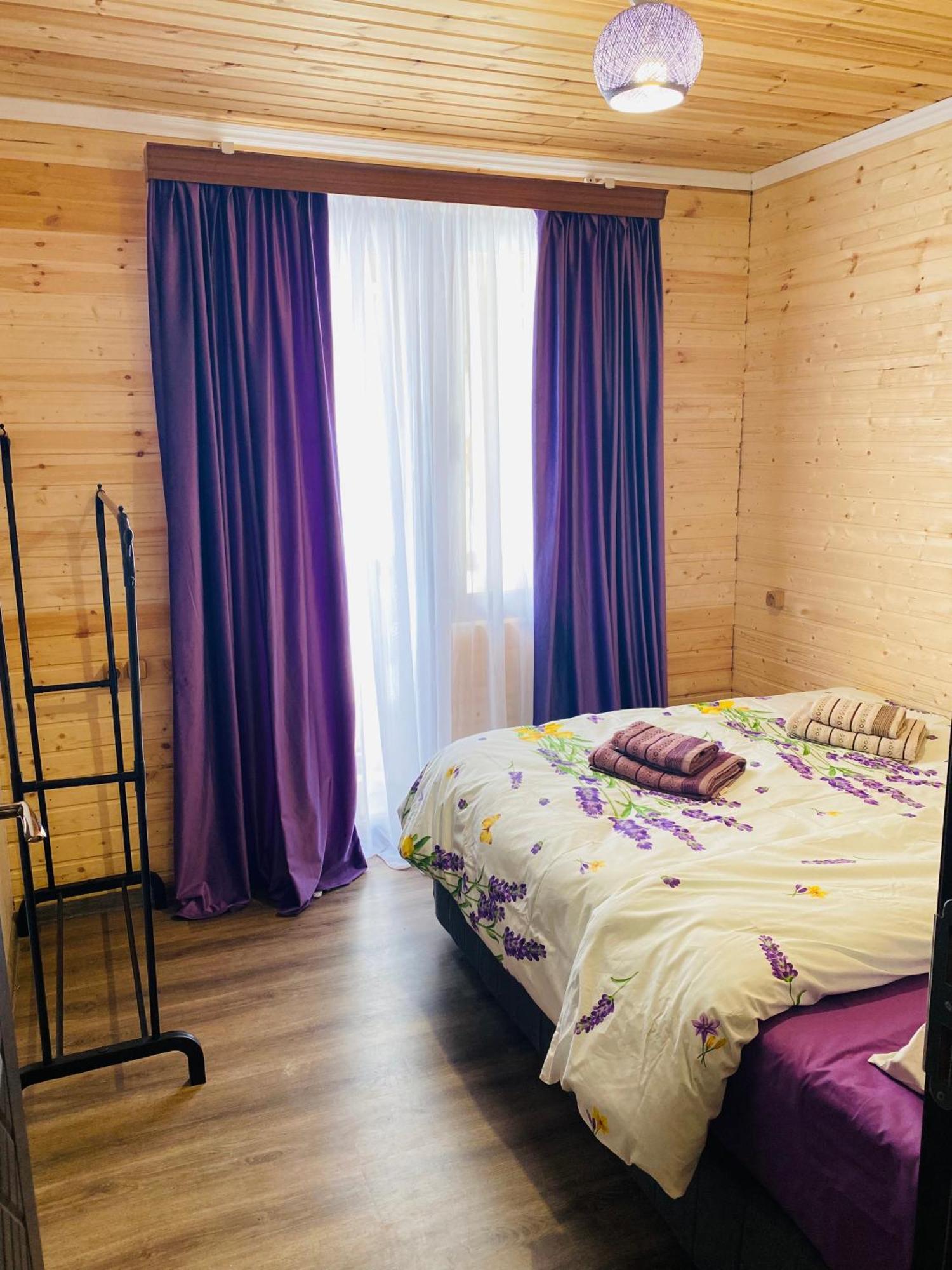 Guesthouse Nene Местия Экстерьер фото